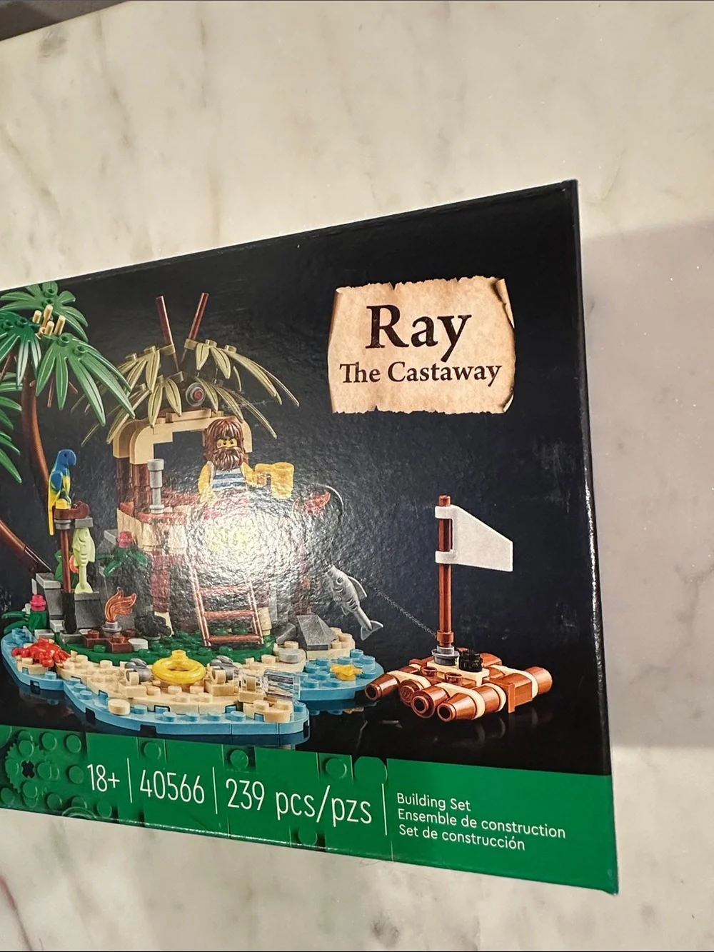 LEGO 40566 Ray The Castaway Building Set - Green, Blue, Tan, Brown New